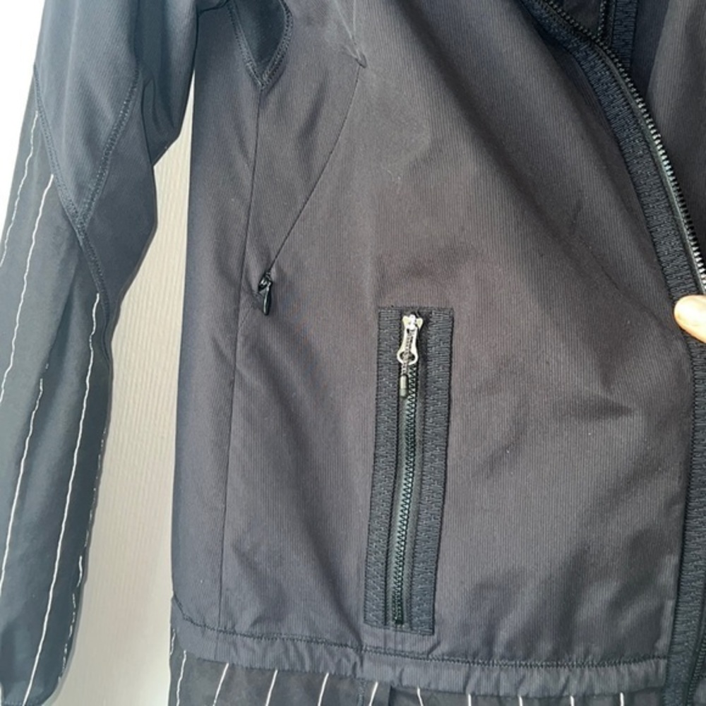 Lululemon Reflective Pinstripe Jacket Black Full Zip - Picture 6 of 8